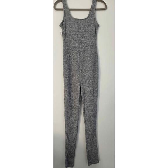 Popular 21 Gray Ribbed Knit Jumpsuit – Medium Scoop Neck Slim Fit One-Piece0 - Picture 3 of 5